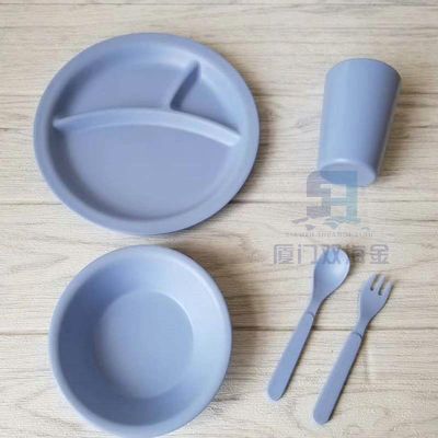 ราคาดี ความแข็งแรงในการตัดสูง Melamine ชุดอาหารค่ําด้วยความสว่างจบมากกว่า 10Mpa ออนไลน์